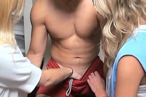 悦悦虐足视频vk